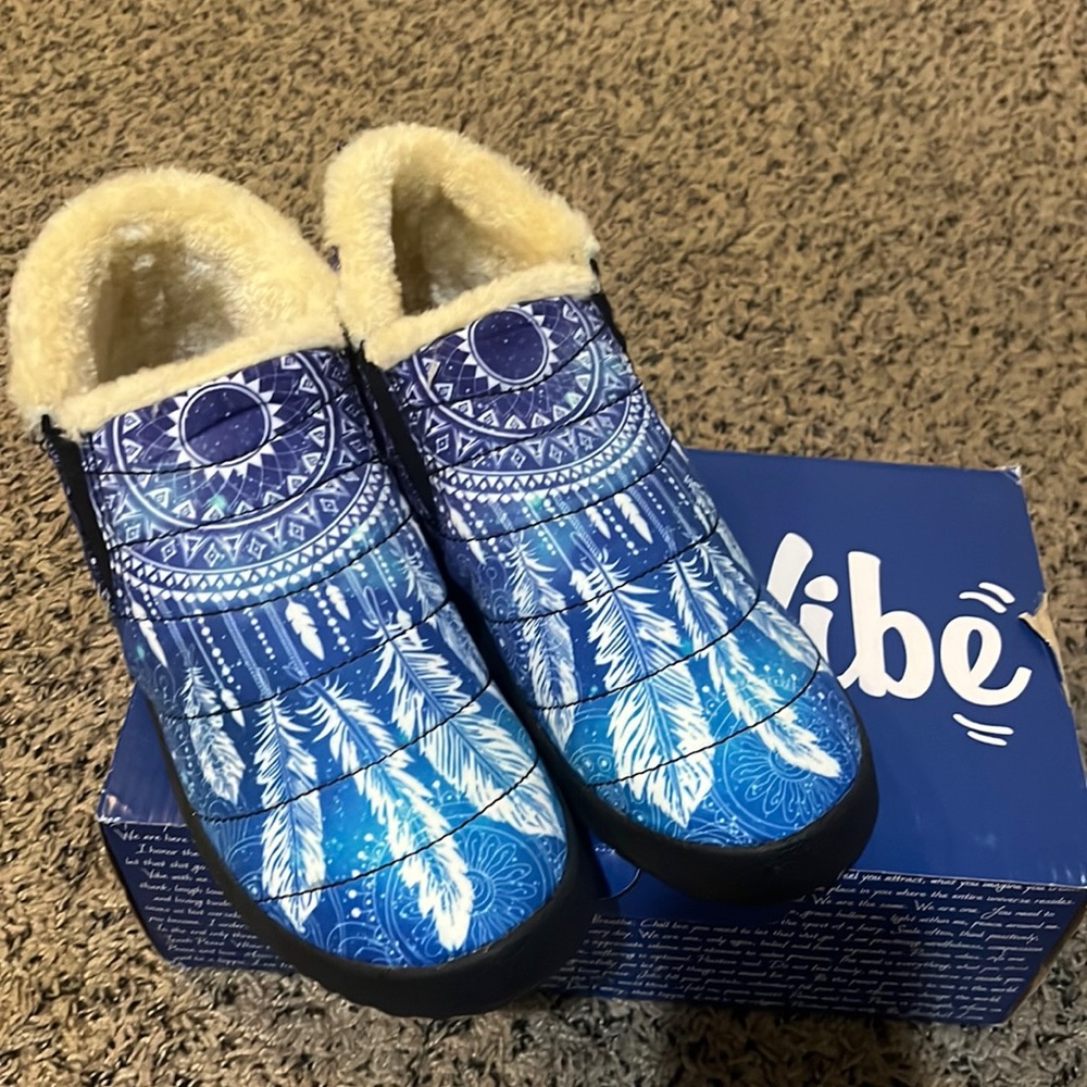 NWT Yes We Vibe Wool Vegan shoes/slippers
